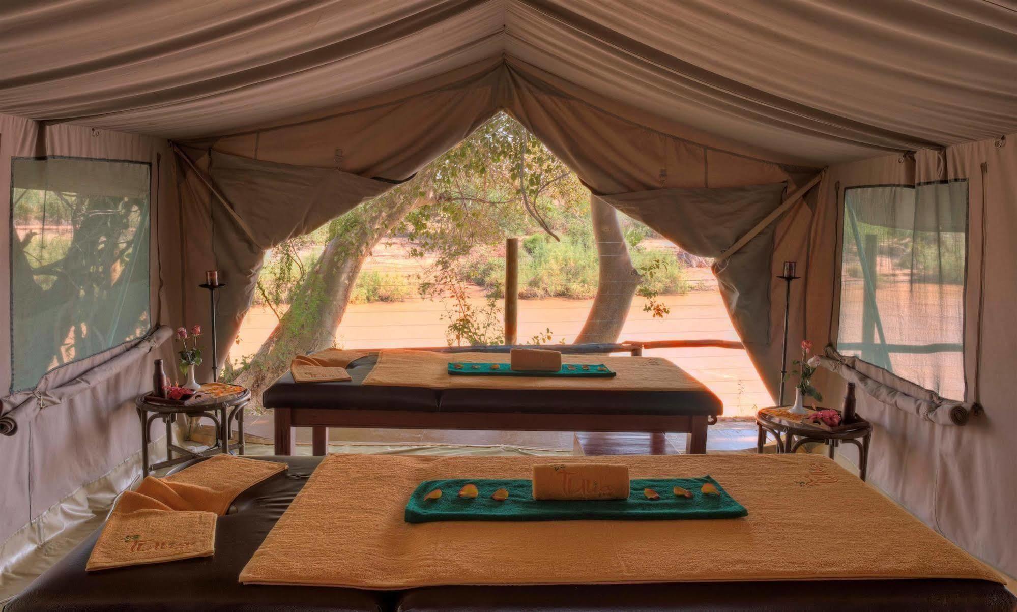 Sarova Shaba Game Lodge Archers Post Bagian luar foto