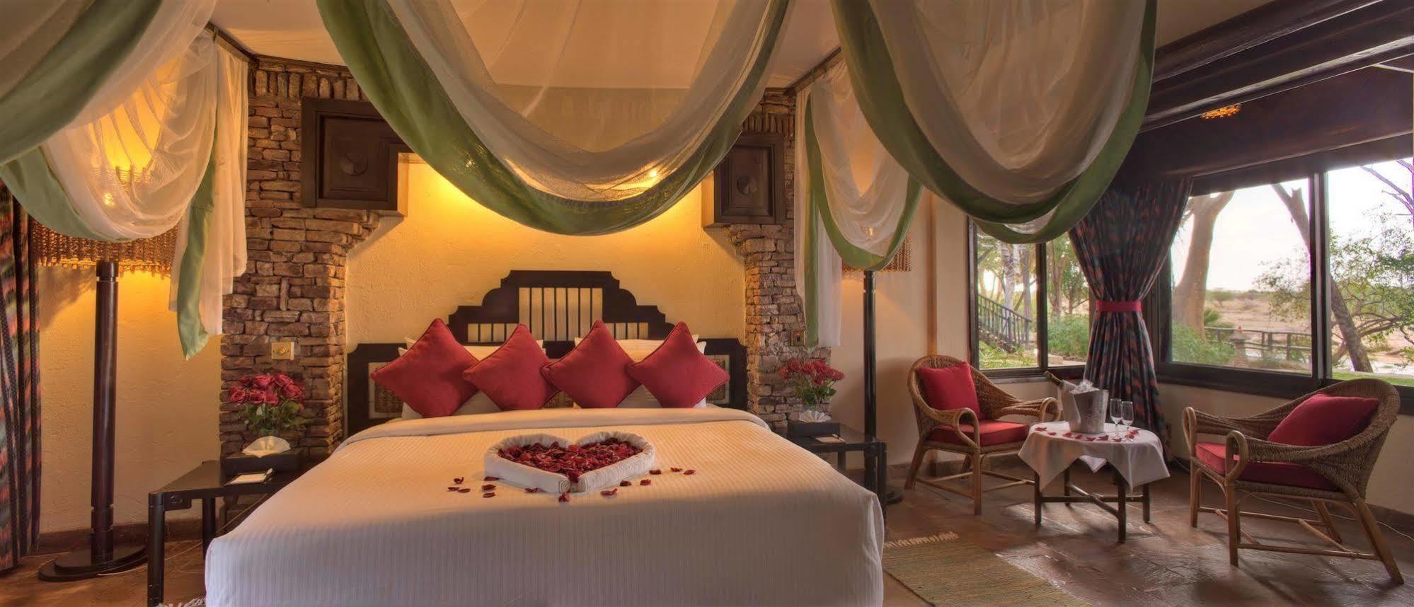 Sarova Shaba Game Lodge Archers Post Bagian luar foto