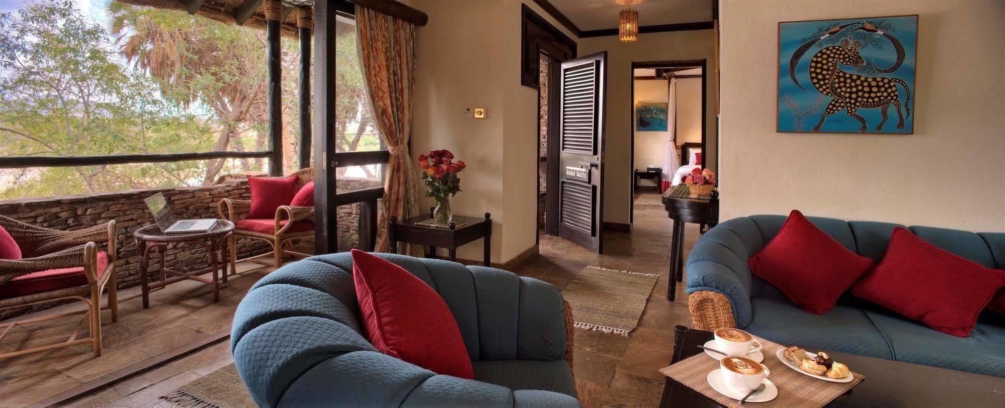 Sarova Shaba Game Lodge Archers Post Bagian luar foto