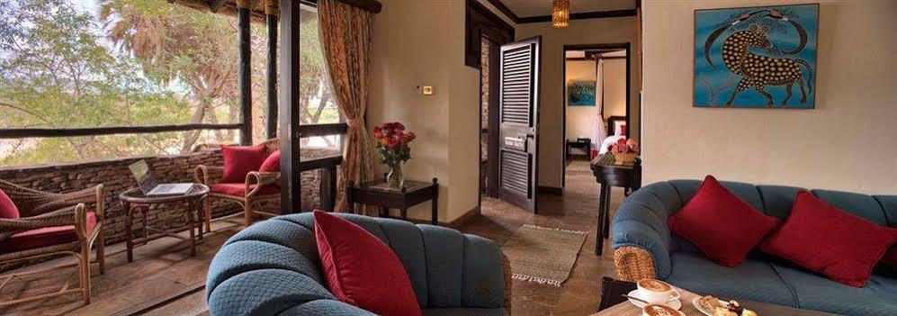 Sarova Shaba Game Lodge Archers Post Bagian luar foto