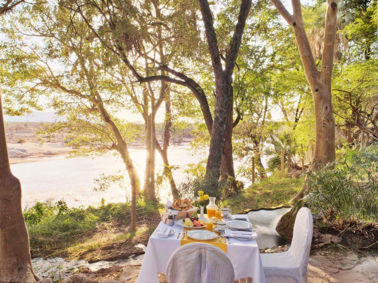 Sarova Shaba Game Lodge Archers Post Bagian luar foto