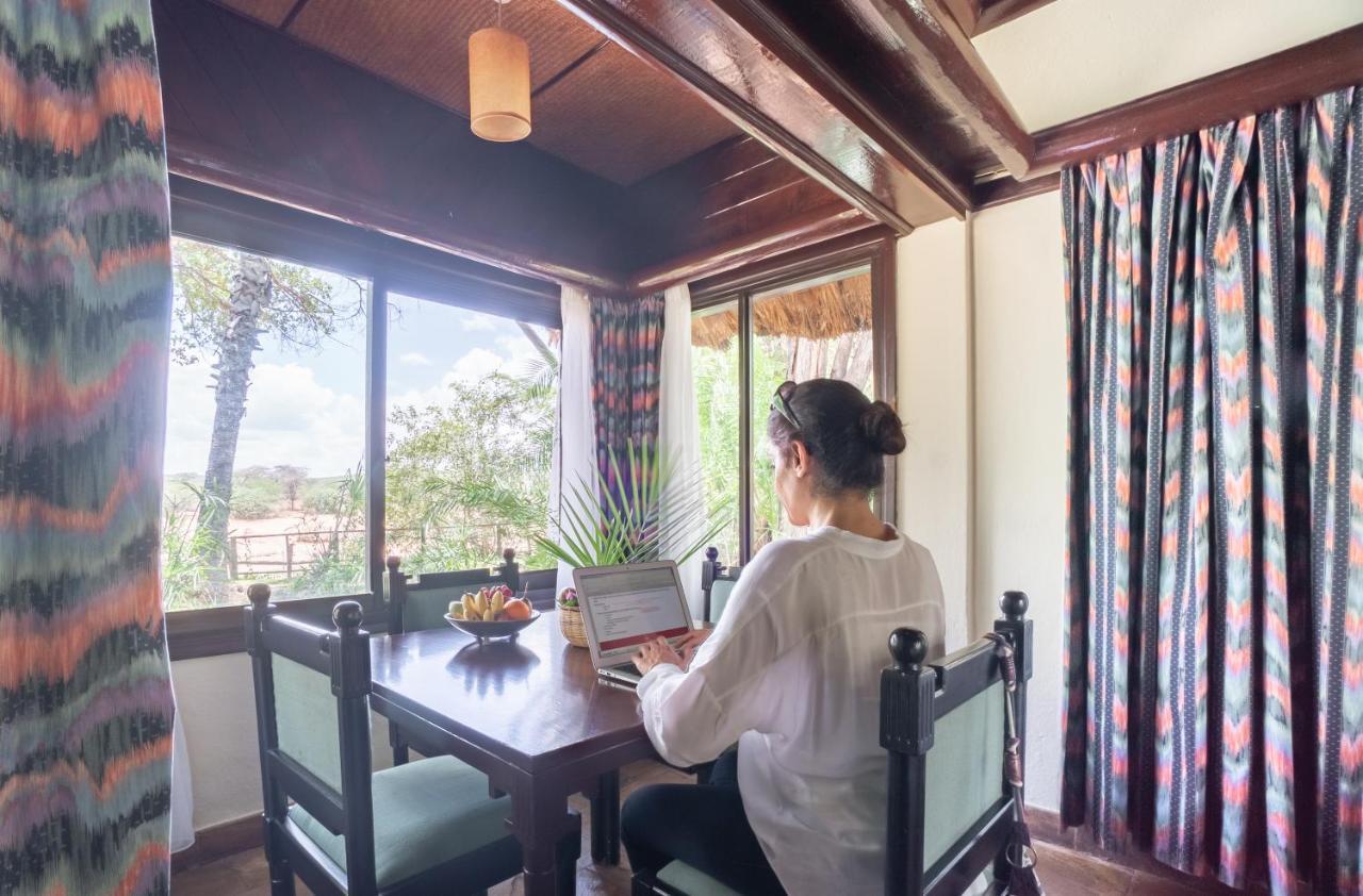Sarova Shaba Game Lodge Archers Post Bagian luar foto