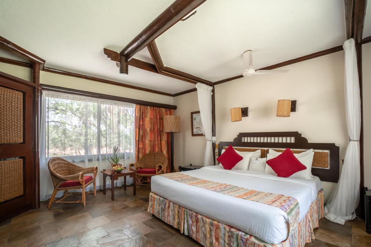 Sarova Shaba Game Lodge Archers Post Bagian luar foto