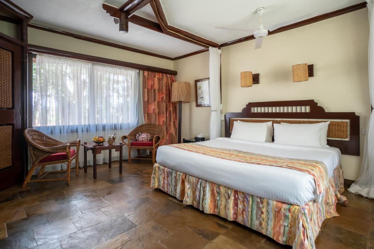 Sarova Shaba Game Lodge Archers Post Bagian luar foto