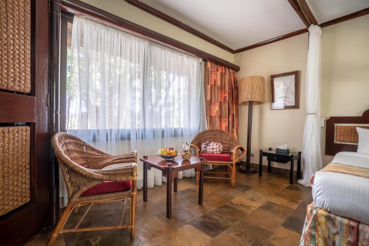 Sarova Shaba Game Lodge Archers Post Bagian luar foto